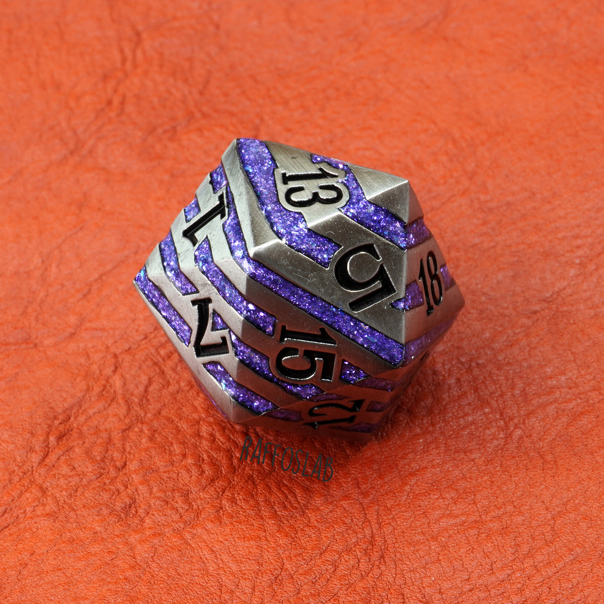 Patron's Artifact - Curvy D20 – 34mm